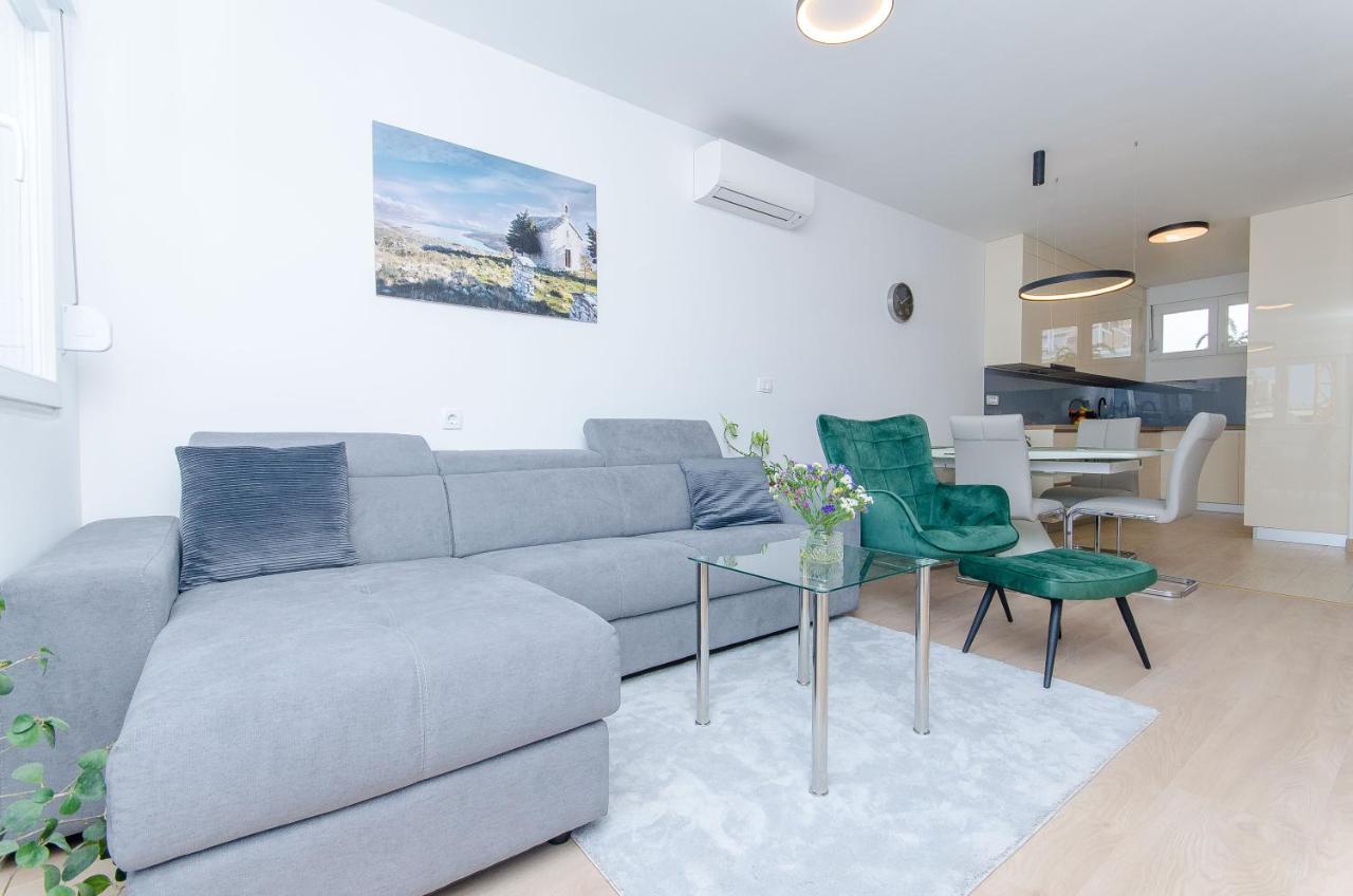 Modern Living Apartment Airy スプリト エクステリア 写真